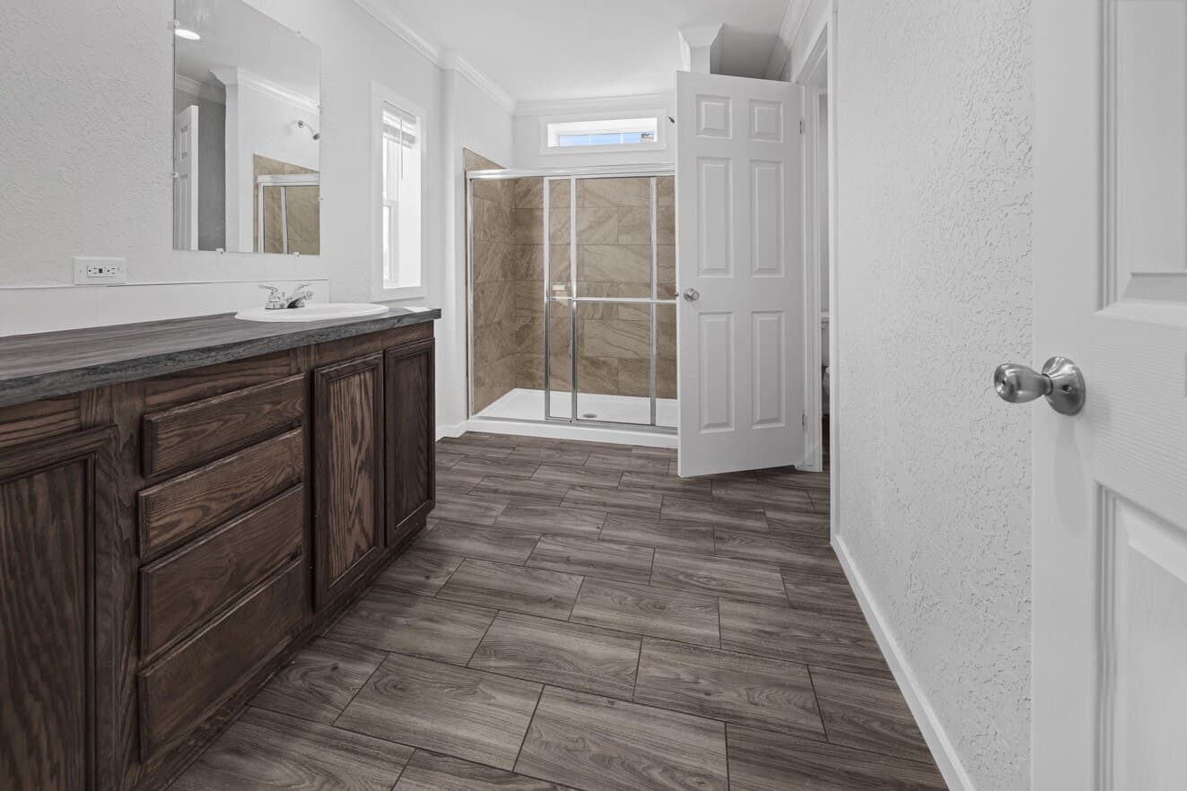 Topaz 28563a bathroom home features
