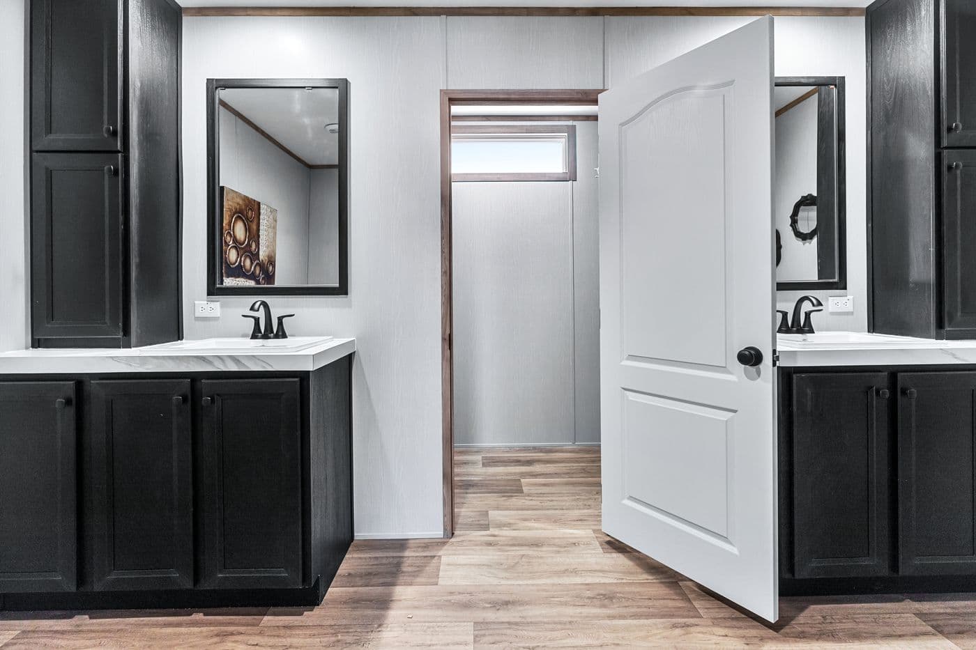 Anatolia bathroom home features