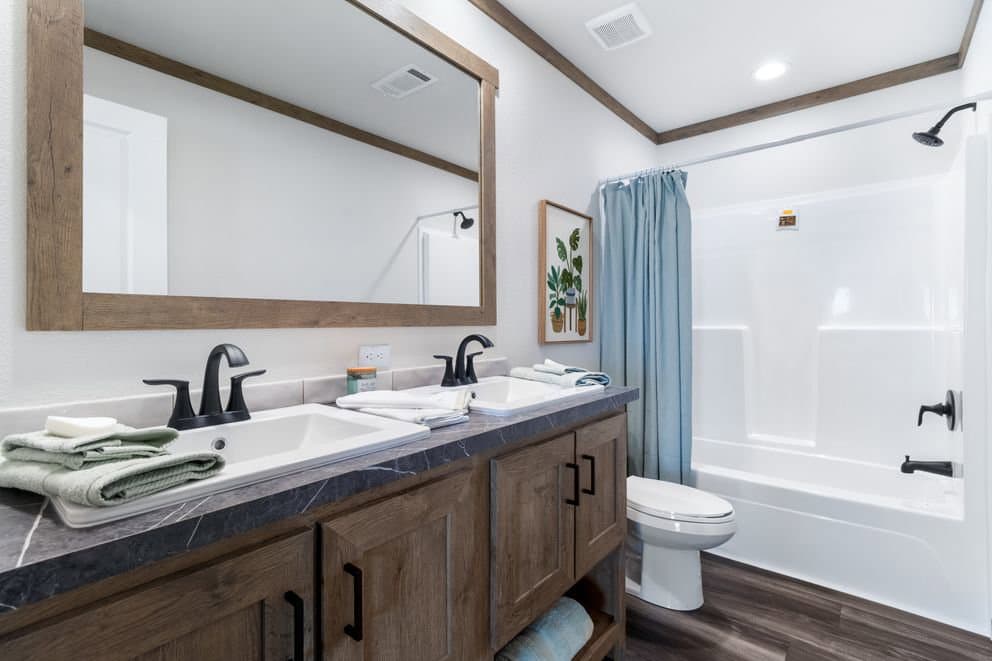 Isabella elite bathroom home features