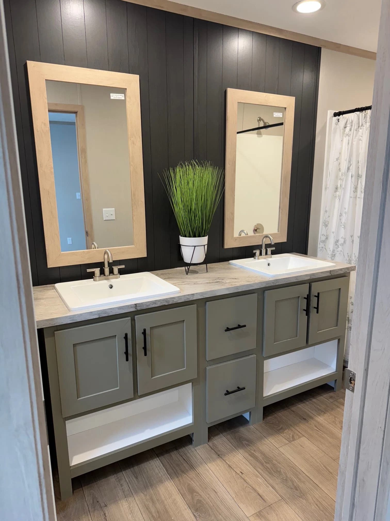 Hudson  home features