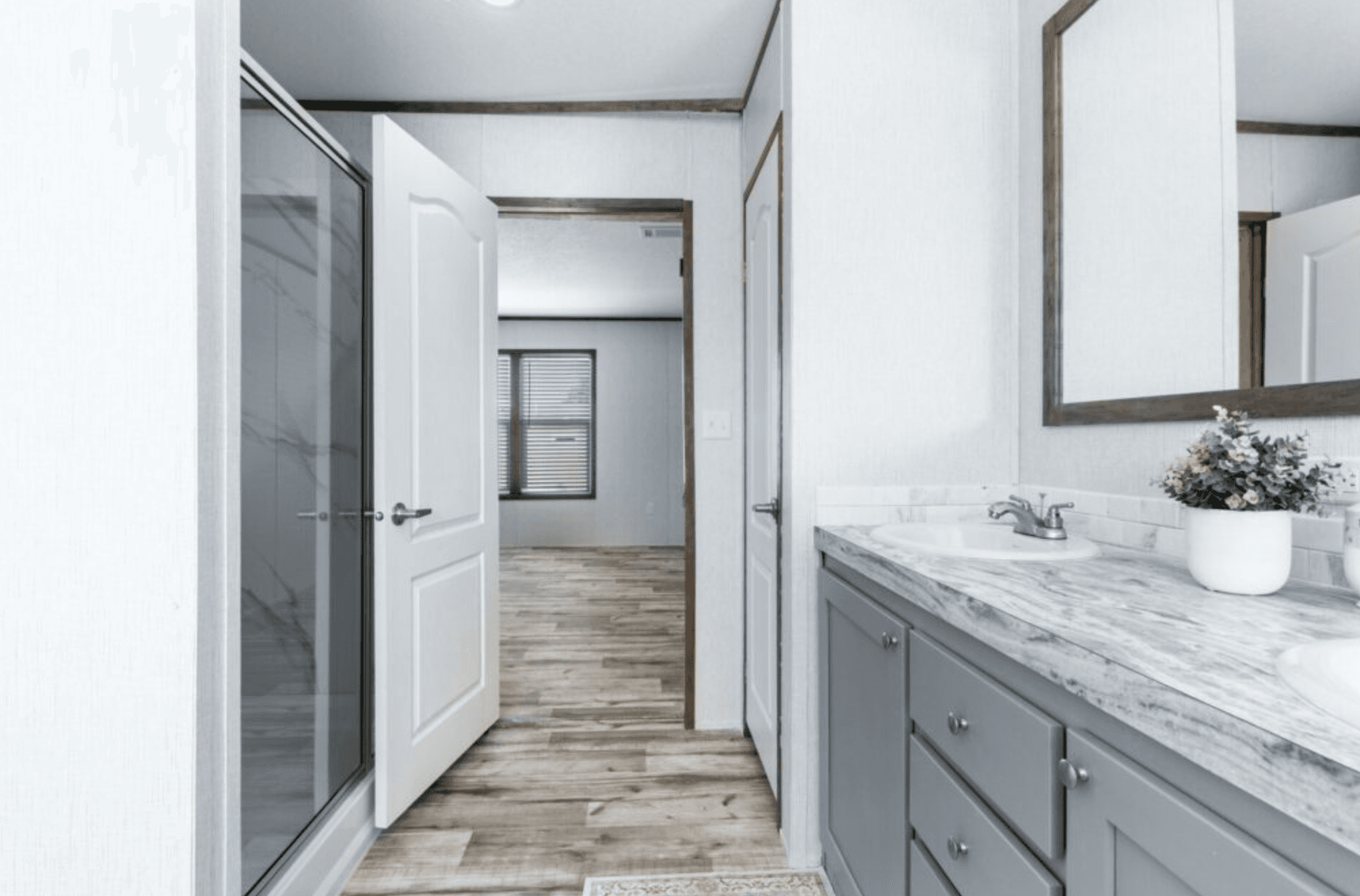 Hogan bathroom home features