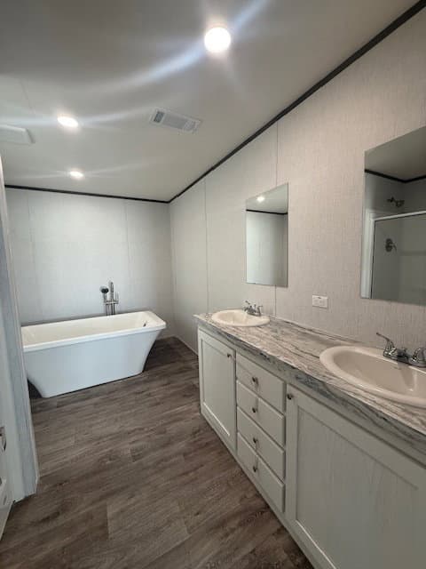 Bahama  home features