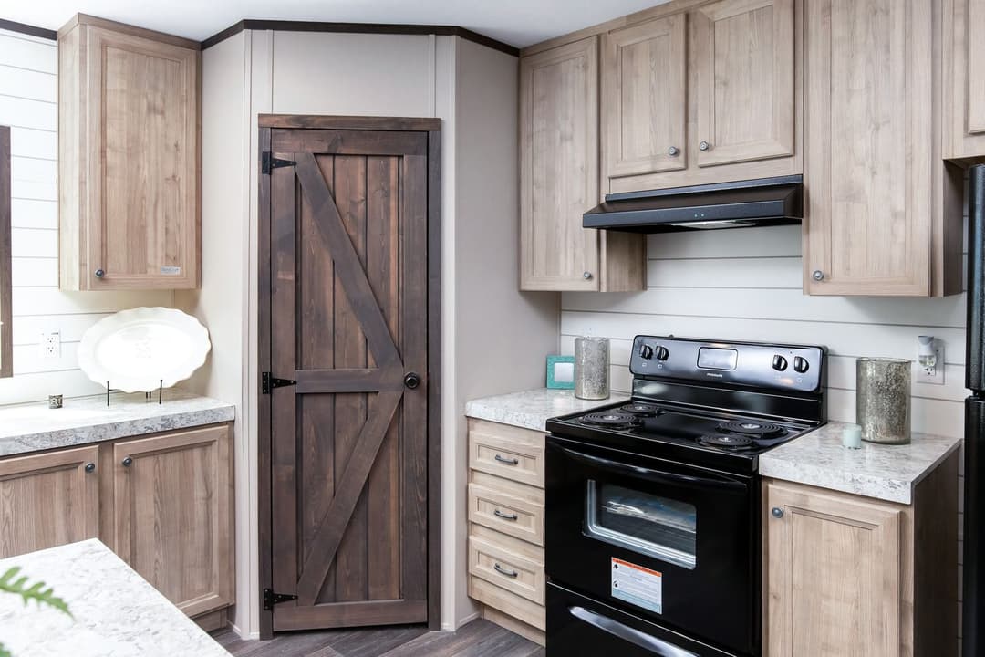 Pt 78 kitchen home features