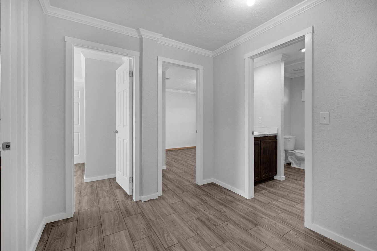 Topaz 28764a interior home features