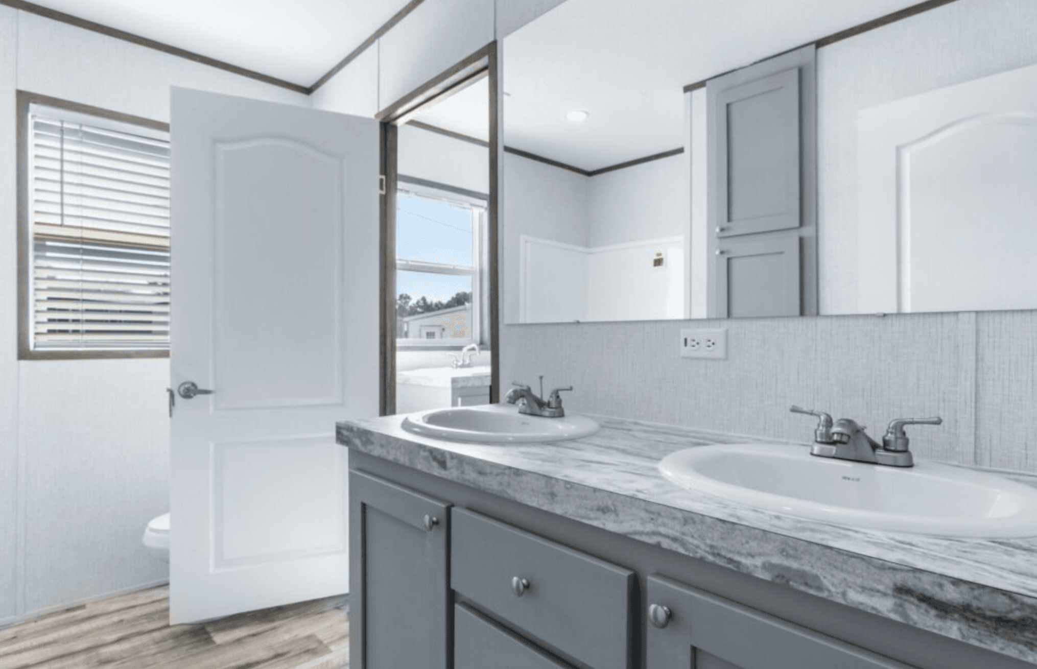 Hogan bathroom home features