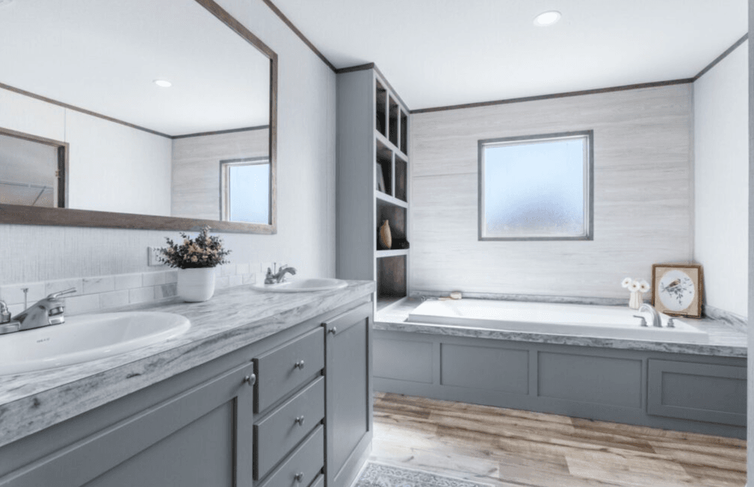 Hogan bathroom home features