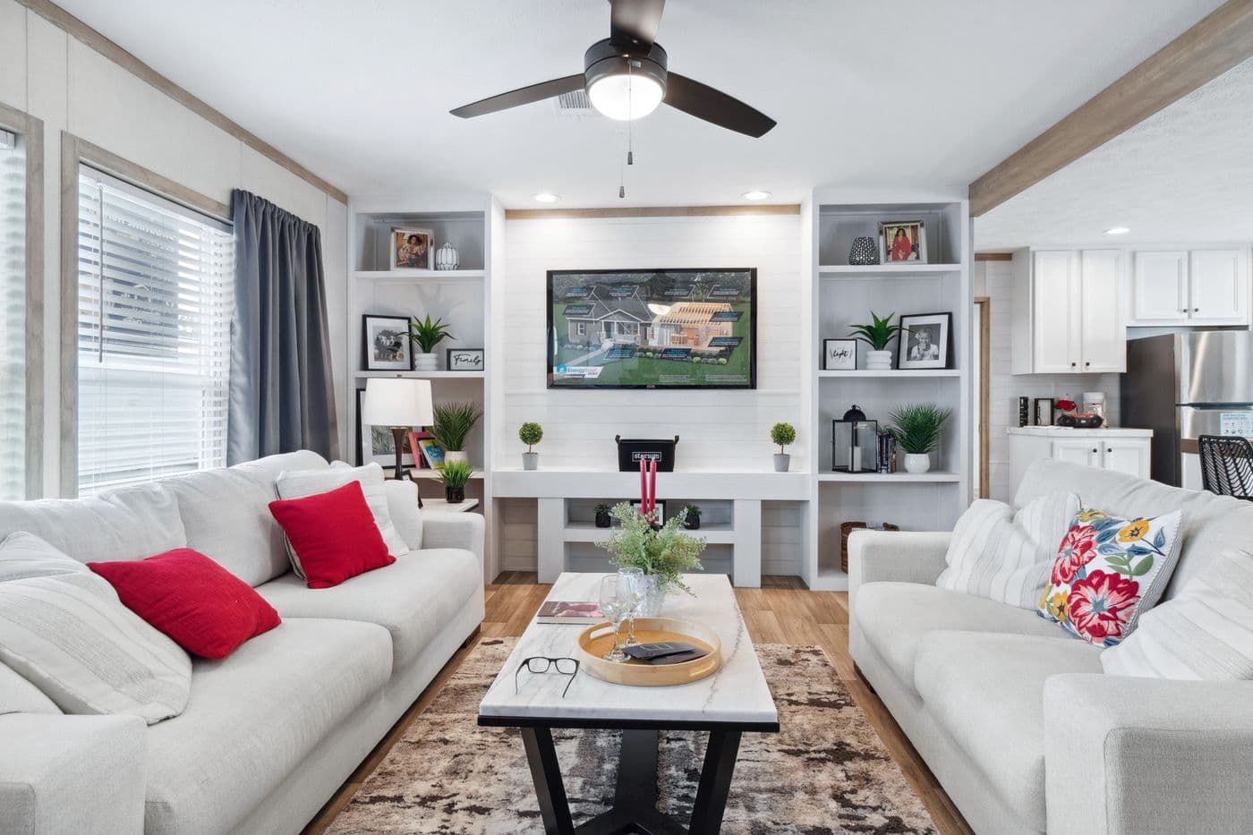 The real deal interior home features