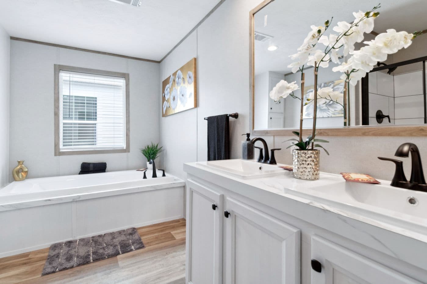 The real deal bathroom home features